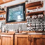 Chalet Koliba Sume Pjevaju - Robinzonski Smjestaj, Struja 12 V, Voda Iz Cisterne Mrkopalj