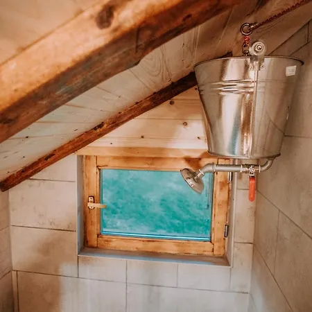 Koliba Sume Pjevaju - Robinzonski Smjestaj, Struja 12 V, Voda Iz Cisterne Chalet Mrkopalj