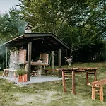 Koliba Sume Pjevaju - Robinzonski Smjestaj, Struja 12 V, Voda Iz Cisterne Chalet Mrkopalj