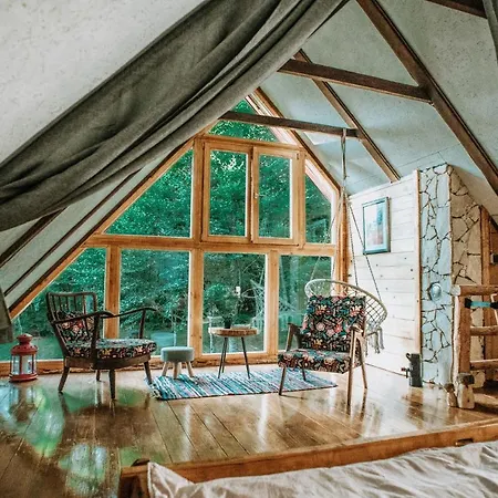 Koliba Sume Pjevaju - Robinzonski Smjestaj, Struja 12 V, Voda Iz Cisterne Chalet Mrkopalj