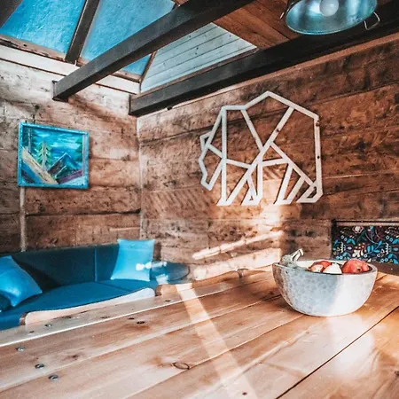 Alpesi faház Koliba Sume Pjevaju - Robinzonski Smjestaj, Struja 12 V, Voda Iz Cisterne Mrkopalj