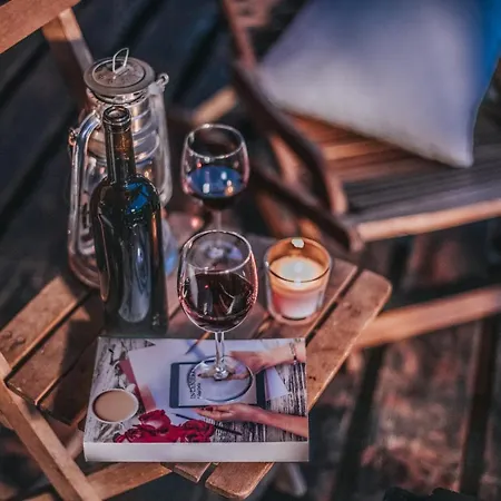 Alpesi faház Koliba Sume Pjevaju - Robinzonski Smjestaj, Struja 12 V, Voda Iz Cisterne Mrkopalj