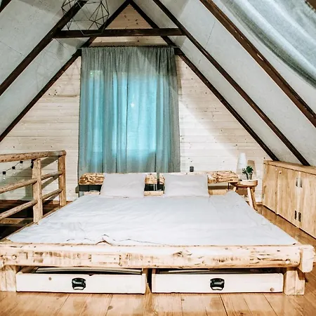 Koliba Sume Pjevaju - Robinzonski Smjestaj, Struja 12 V, Voda Iz Cisterne Chalet Mrkopalj