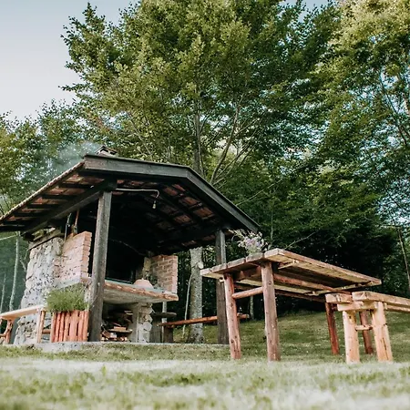 Koliba Sume Pjevaju - Robinzonski Smjestaj, Struja 12 V, Voda Iz Cisterne