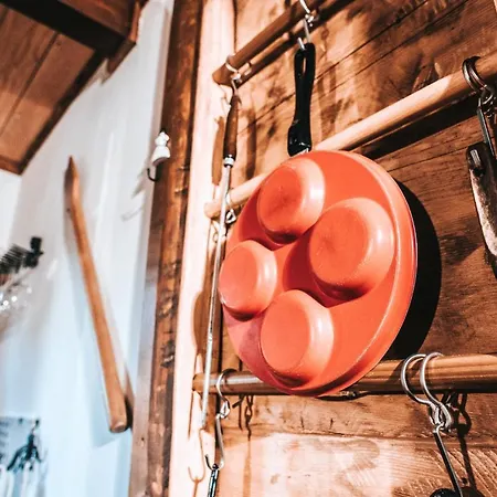 Koliba Sume Pjevaju - Robinzonski Smjestaj, Struja 12 V, Voda Iz Cisterne