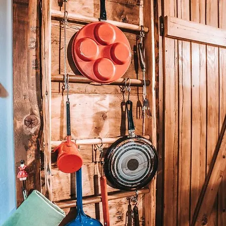 Koliba Sume Pjevaju - Robinzonski Smjestaj, Struja 12 V, Voda Iz Cisterne Alpesi faház *