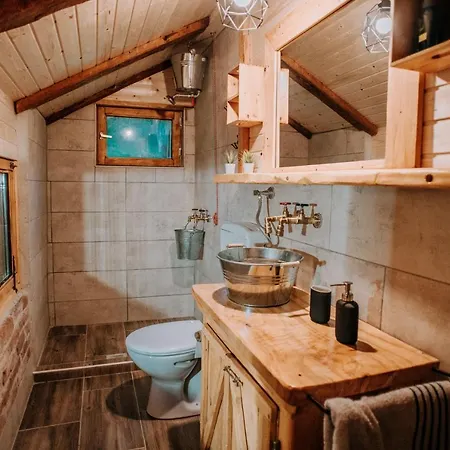 Alpesi faház Koliba Sume Pjevaju - Robinzonski Smjestaj, Struja 12 V, Voda Iz Cisterne