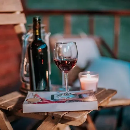 Alpesi faház Koliba Sume Pjevaju - Robinzonski Smjestaj, Struja 12 V, Voda Iz Cisterne Mrkopalj