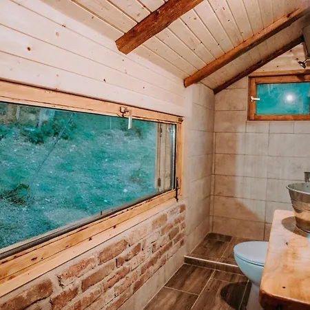 Alpesi faház Koliba Sume Pjevaju - Robinzonski Smjestaj, Struja 12 V, Voda Iz Cisterne *