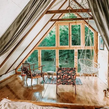 Alpesi faház Koliba Sume Pjevaju - Robinzonski Smjestaj, Struja 12 V, Voda Iz Cisterne Mrkopalj