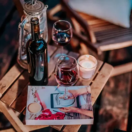 Koliba Sume Pjevaju - Robinzonski Smjestaj, Struja 12 V, Voda Iz Cisterne Chalet