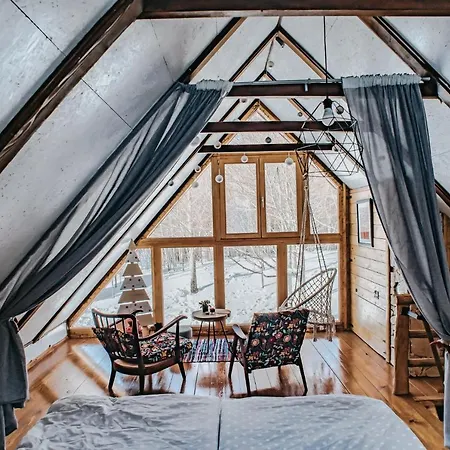 Alpesi faház Koliba Sume Pjevaju - Robinzonski Smjestaj, Struja 12 V, Voda Iz Cisterne Mrkopalj