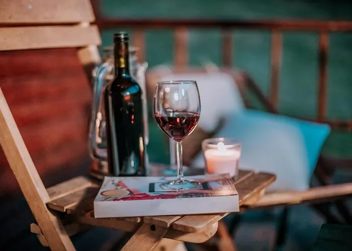 Brvnara Koliba Sume Pjevaju - Robinzonski Smjestaj, Struja 12 V, Voda Iz Cisterne Mrkopalj