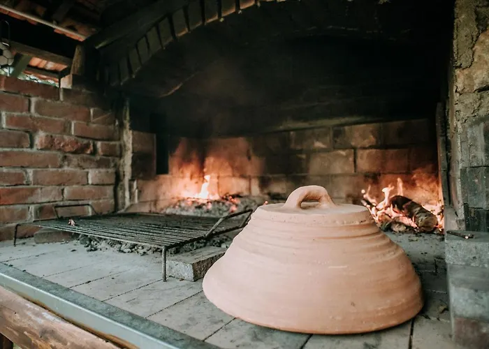 Koliba Sume Pjevaju - Robinzonski Smjestaj, Struja 12 V, Voda Iz Cisterne Brvnara Mrkopalj